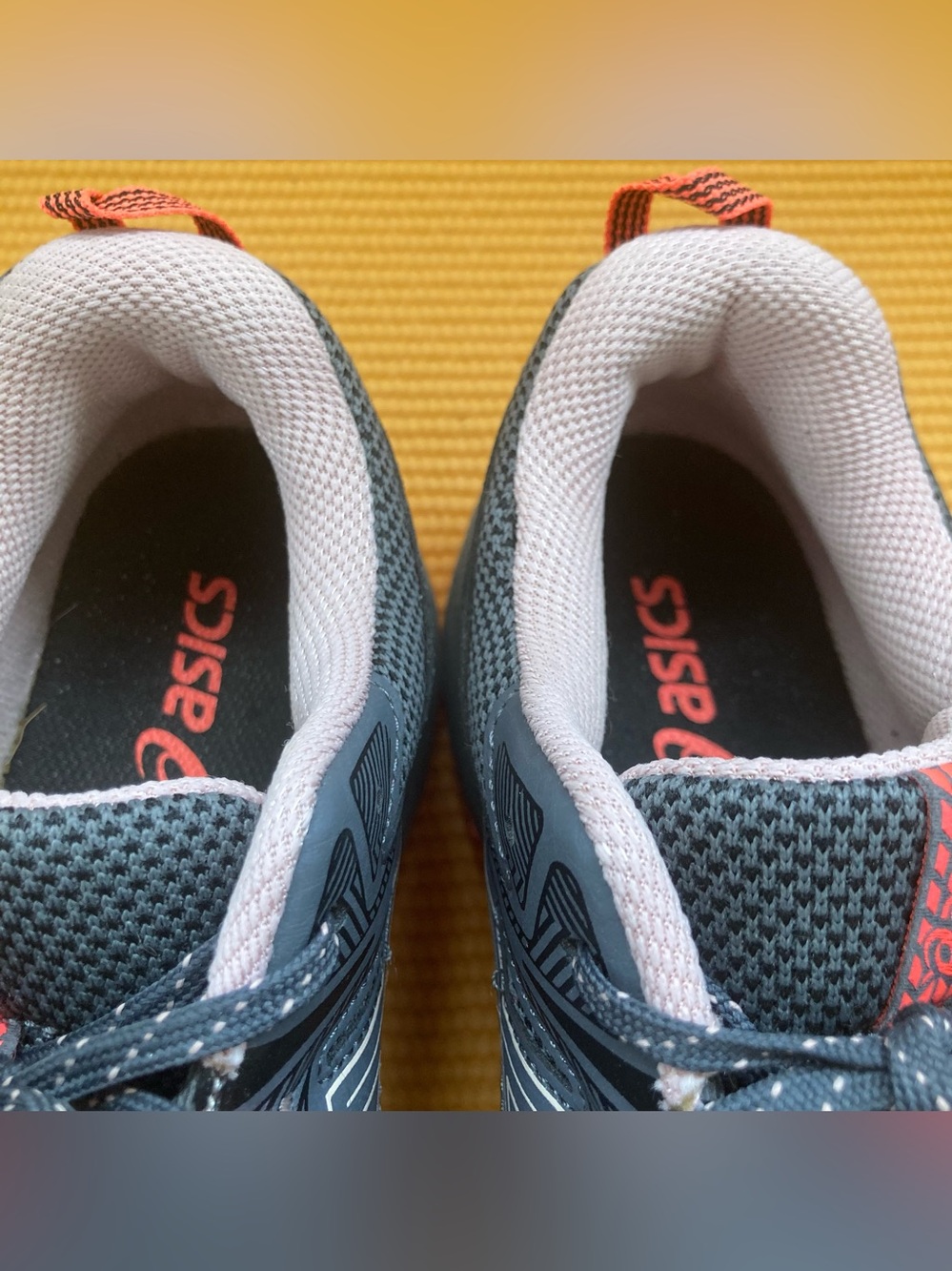 Asics GEL-Venture Athletic Shoe in Gray with Coral Accents Womens size 11 - Picture 6 of 8